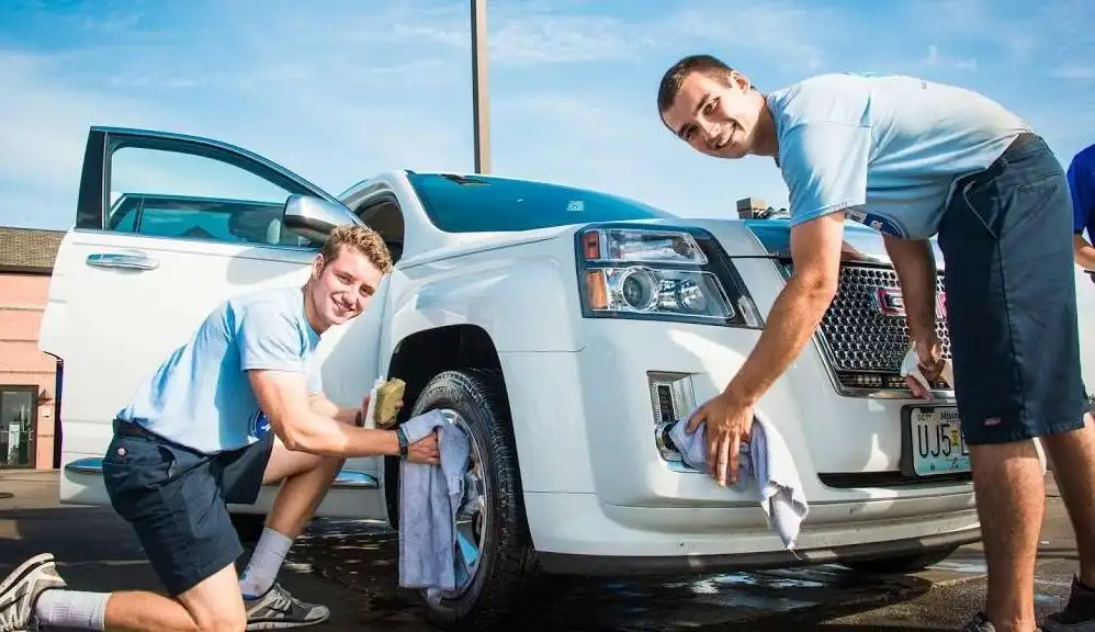 danielle bowe add public agent car washer photo